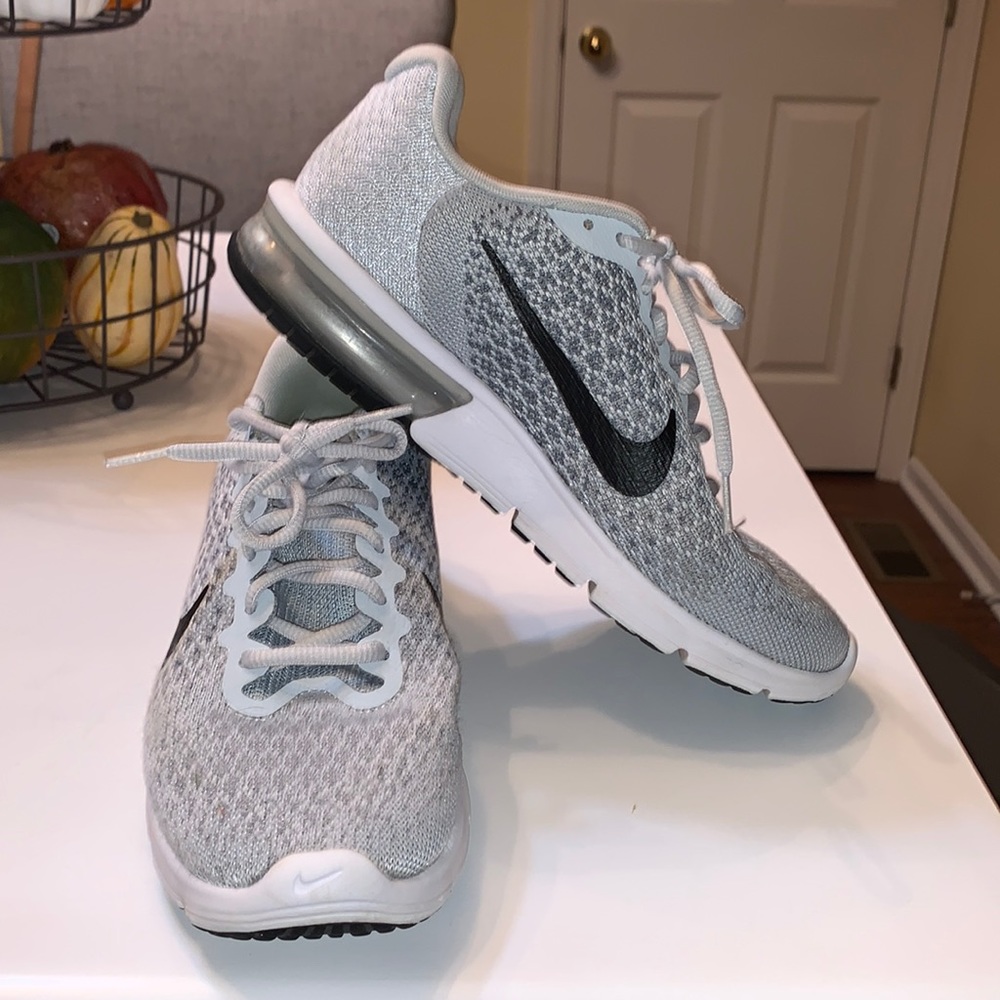 Nike Airmax sneakers sequent 2 gray and white size 9 1/2